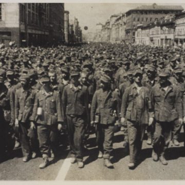Несмываемая история позора нацистских захватчиков: парад побеждённых