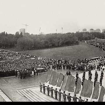 d5f61d6427b65fd24e55ced1f60dd3c66b812f1c 8 мая 1984 года в Донецке открыт мемориал «Твоим освободителям, Донбасс»