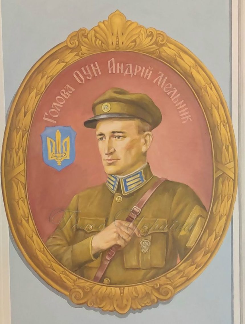 Карликовый укро-фюрер Андрей Мельник