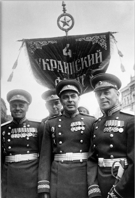 c05ecac33a0ea60658fd918ccff69c912b4aa091 10 ноября 1982 года – граница между счастьем “застоя” и несчастьем бурления