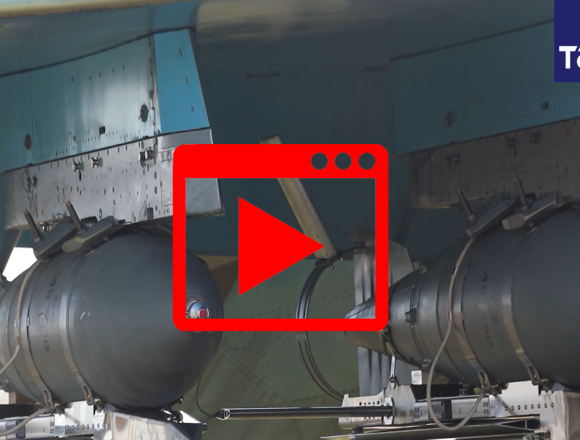 ▶️Су-34 ударил по скоплению военных и техники ВСУ.