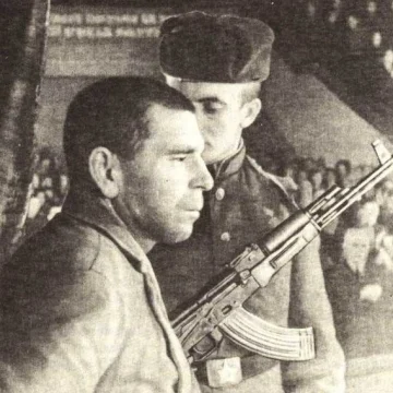 4 апреля 1966г. в Краснодоне был расстрелян Мельников