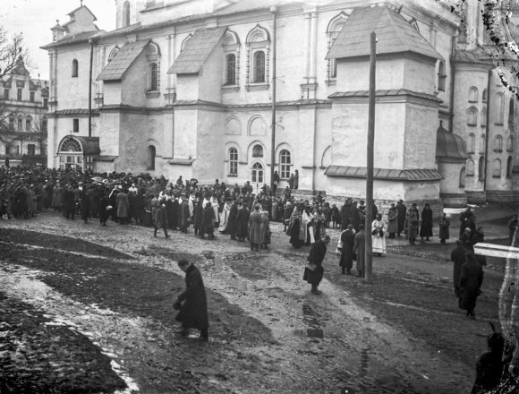 Чому не на колінах? Несколько слов о Нечуй-Левицком